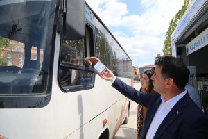Vatandaşlarımıza kandil simidi ikram ettik